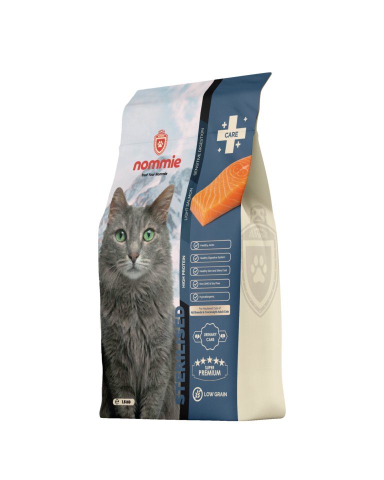 Adult Cat Food Sterilised & Light Salmon Low Grain